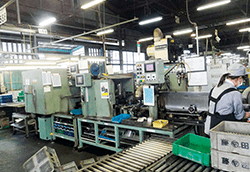 Picture: Weight sorting machine and leaser marking machine for assembly connecting rod 